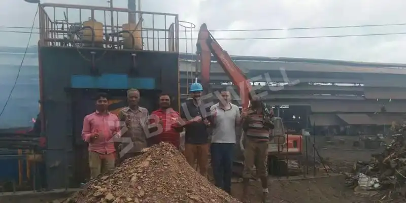  BALEWELL and customer teams celebrate the successful installation of Metal Gantry Shear in India