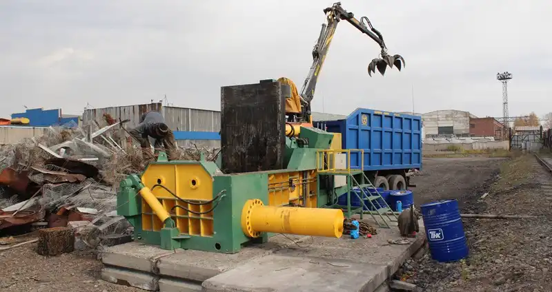 scrap metal balers push out MBT 