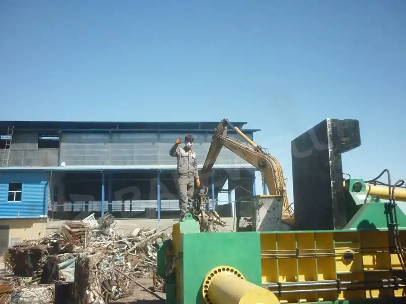 China Metal Baler in Iran