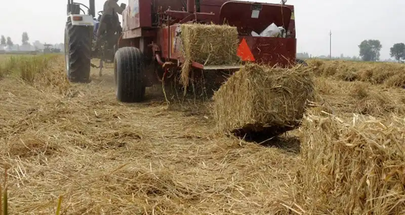 straw baling