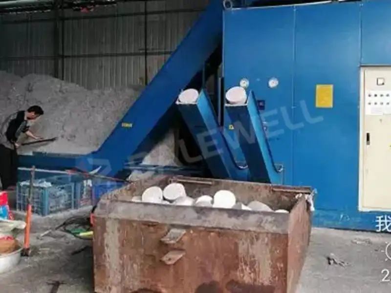 Scrap Metal chips briquetter machine from China